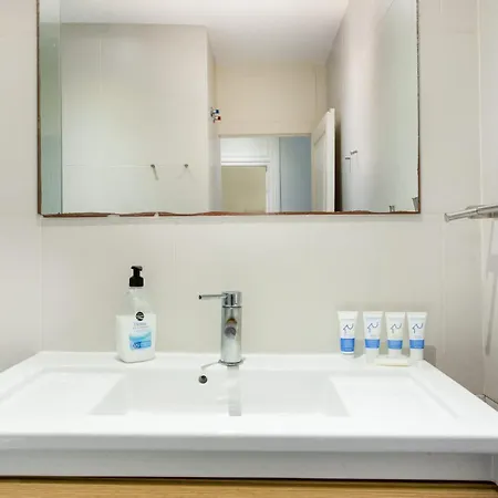 4bedroom With Balcony In Ramblas 1 1 Appartement Barcelona