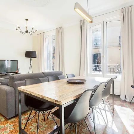 Lägenhet 4bedroom With Balcony In Ramblas 1 1 Barcelona